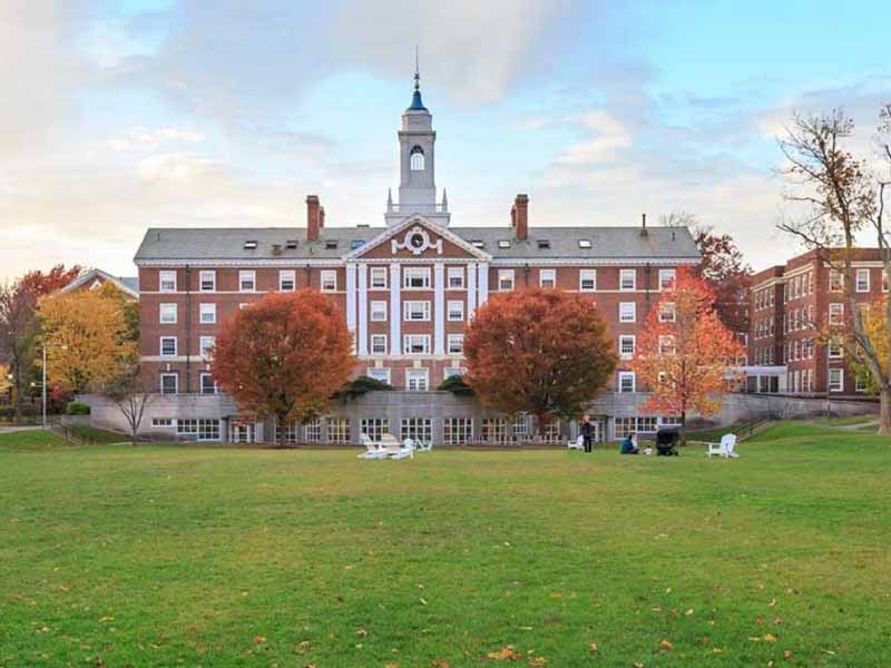 Новые требования к поступающим в Гарвард и Калтех