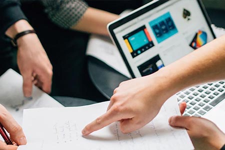 где учиться экономике в Канаде и США